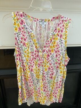 crown & ivy Sleeveless Floral V-Neck Tank Pink & Yellow- Has flaw- please read!